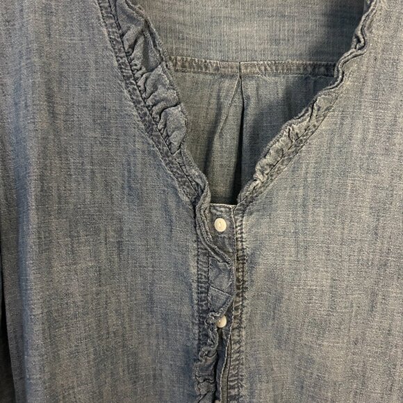 Gap Chambray Shirt - Picture 3 of 3